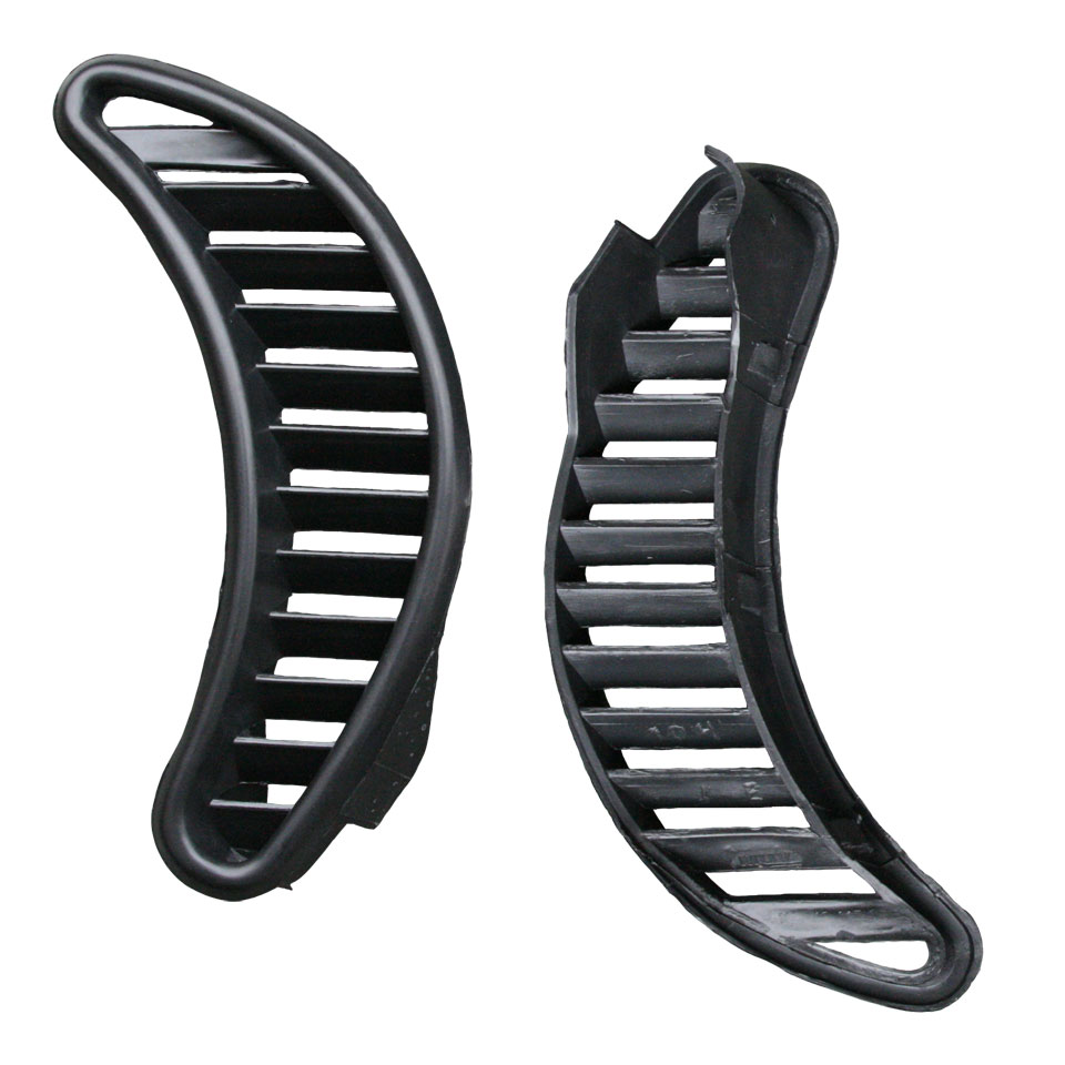 8885 Quarter grilles (pair) - Image 1
