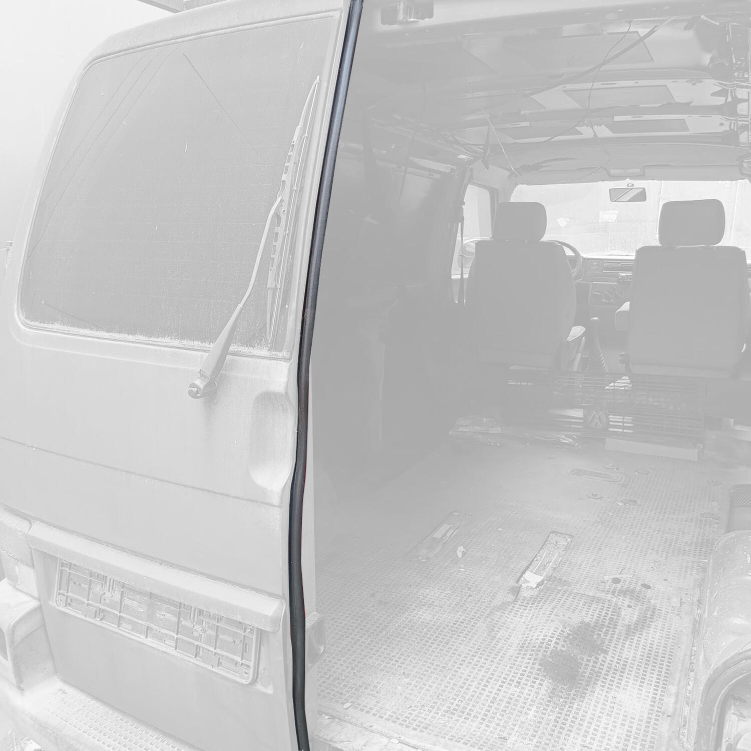 31581.21cce939 Rear cargo door vertical seal - Image 1